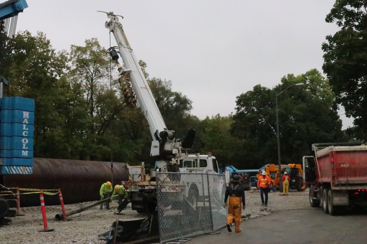 IndyMayorJoe's tweet photo. Today, @citizensenergy announced that they have completed mining more than half of their DigIndy Tunnel System — a project that is ahead of schedule and $400 million under budget, helping to keep 500 million gallons of sewage out of area waterways. https://t.co/HQm2a8zMK1