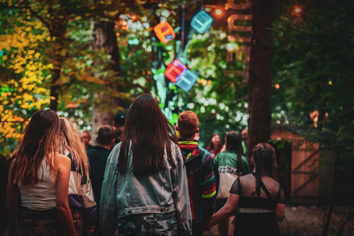 EPfestival's tweet photo. Wandering through the woods. 🌱🌳🌿 #ElectricPicnic #EP18 https://t.co/yN4ebf7H9t