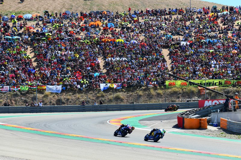 TotalEnergiesAR's tweet photo. Gran espectáculo en el #AragónGP 🇪🇸. #ELF, una marca de #TOTAL, junto al @TeamEG00MarcVDS. No te pierdas las mejores 📸 del fin de semana aquí 👇 https://t.co/fnyOiq6UeP https://t.co/KaSYHTDYNX