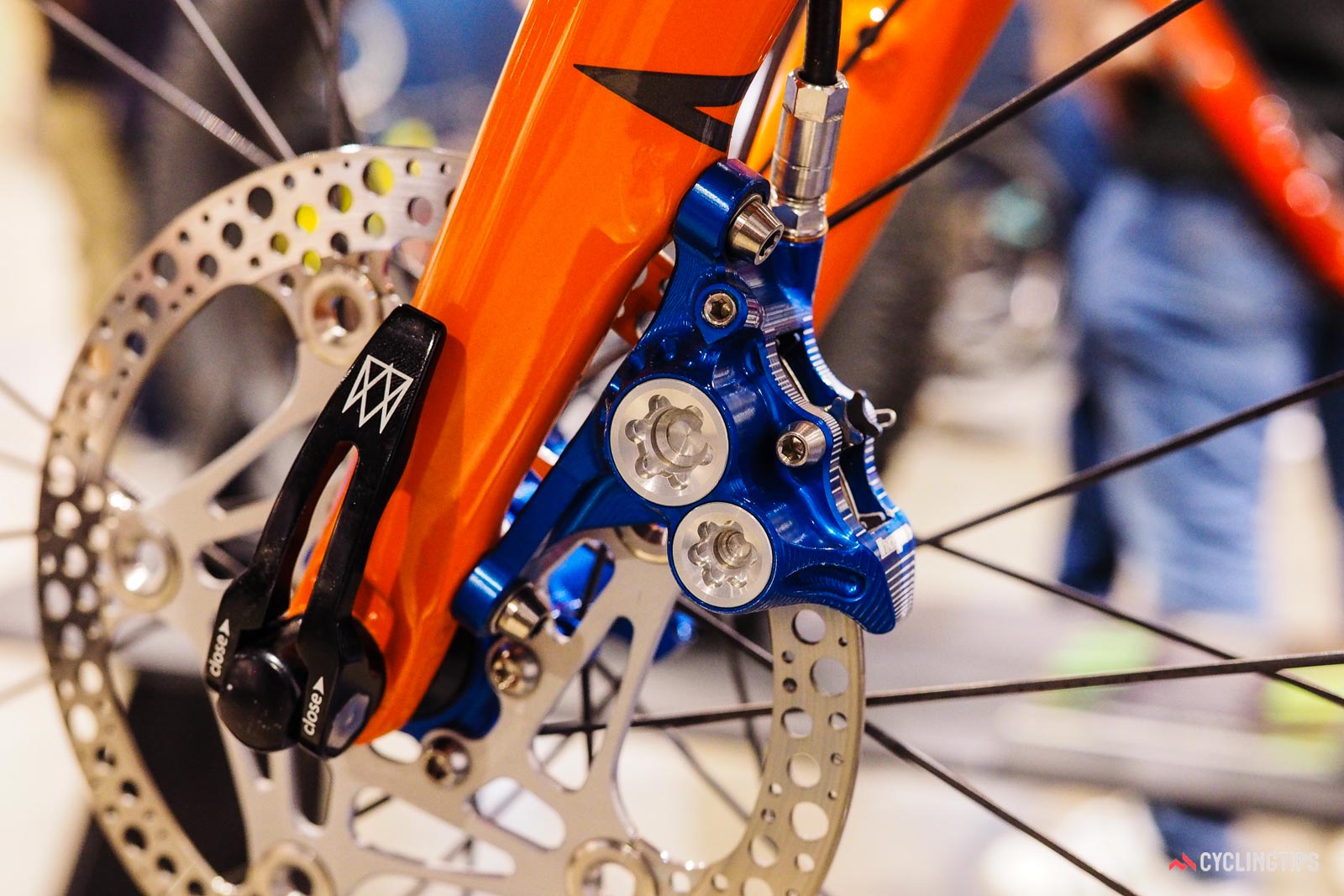 ホープディスクブレーキ右用 Hope Tech 4 V4 ディスクブレーキ 右/リア