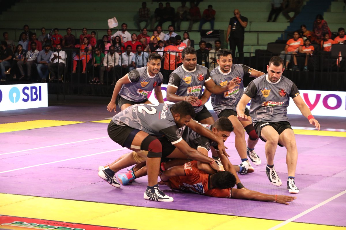 TPKHyderabad's tweet photo. Here's how the Bulls fought against the Eagles and roared to victory!

@TPKabaddi @Sneha_Chicken @goodcowcafe 
#HyderabadBulls #ReadyToRage #BullsInAction #ReadyForABullFight #KabaddiKabaddi #KabaddiMatch #TPKLSeason2 #Kabaddi #Hyderabad #Telangana https://t.co/Hz3O3ONDA7