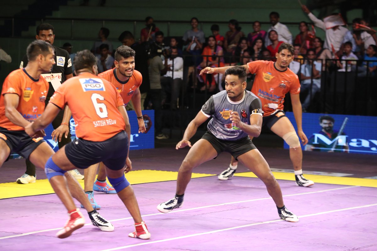 TPKHyderabad's tweet photo. Here's how the Bulls fought against the Eagles and roared to victory!

@TPKabaddi @Sneha_Chicken @goodcowcafe 
#HyderabadBulls #ReadyToRage #BullsInAction #ReadyForABullFight #KabaddiKabaddi #KabaddiMatch #TPKLSeason2 #Kabaddi #Hyderabad #Telangana https://t.co/Hz3O3ONDA7