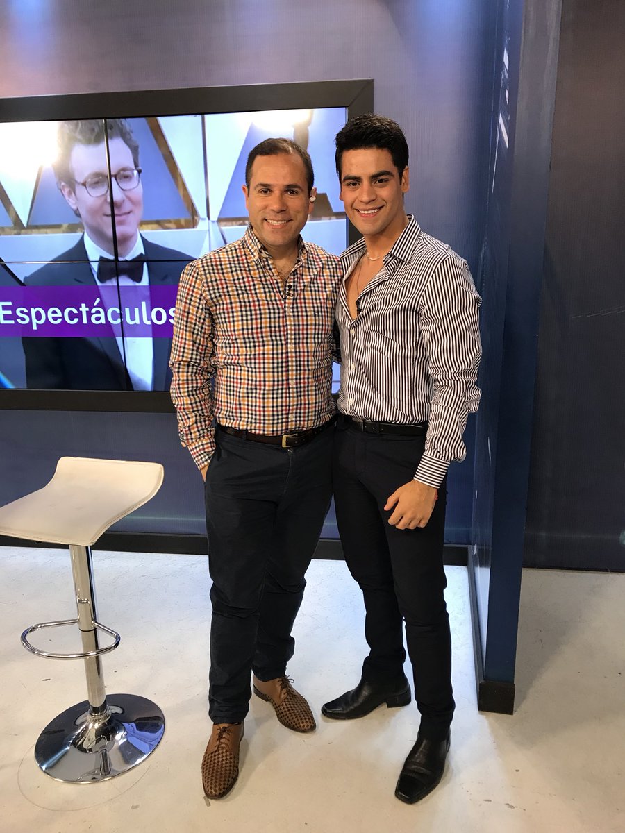marcosilva_tv's tweet photo. #Espectáculos 🎥 #Famosos #Cine #Teatro #Capital21 📺 canal 21.1 hoy platicaremos con el cantante @DanielRobledoO presenta primer sencillo #LoPasadoPasado por @Capital_21 https://t.co/7pSIMVGCZz