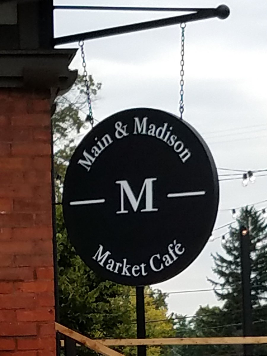 momma_hook's tweet photo. #ThisIsFranklin #MarketCafe Best chicken salad croissant in the State! #LoveLocalFranklin https://t.co/zAqV6ZnBKK