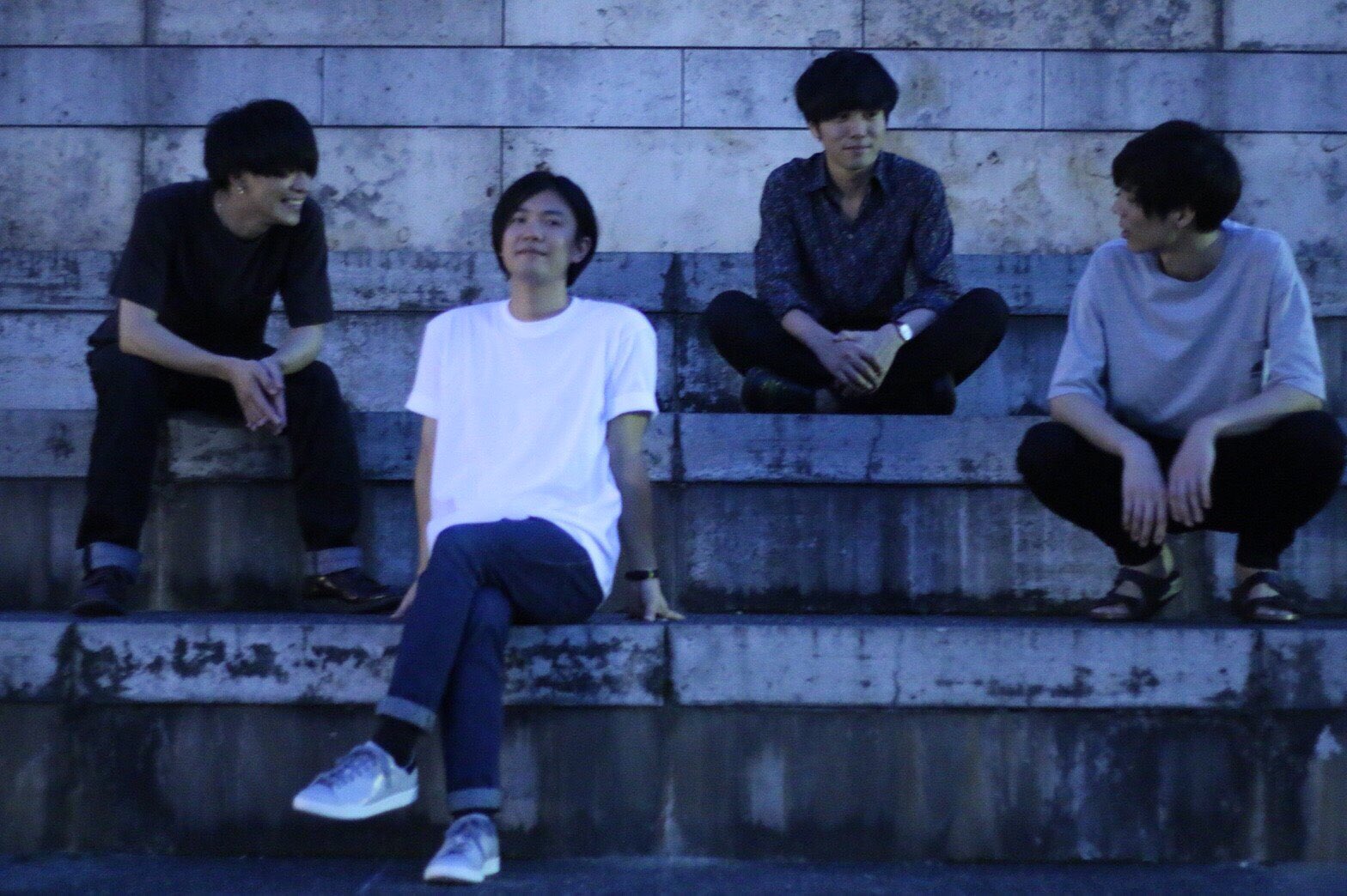 Afreud Official در توییتر Afreud の新しいアー写です このみん氏に撮って頂きました L R Ba コースケ Gt Vo アルガ Dr イトウマサシ Gt ミナミサワ 先にツイートしました 11 25 Be Here Now よろしくお願いします T Co Haiwwoimx7