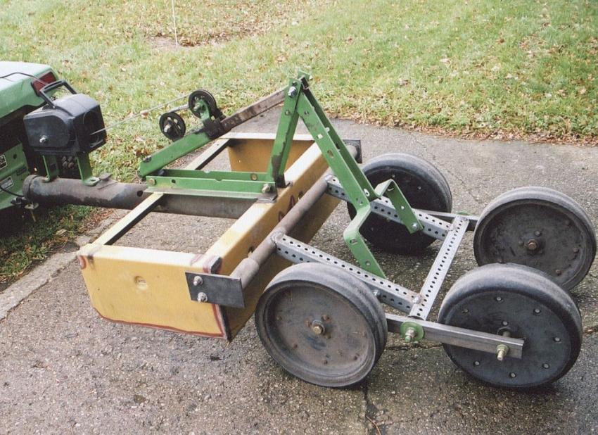 FarmShow's tweet photo. I built a 4-ft. wide box scraper using scrap iron and four discarded closing wheels off an old air seeder. It's really handy and cost almost nothing to build. #farmequipment #farmideas #boxscraper #farm https://t.co/pvoAUyYVXk https://t.co/MdzLHxuCNs