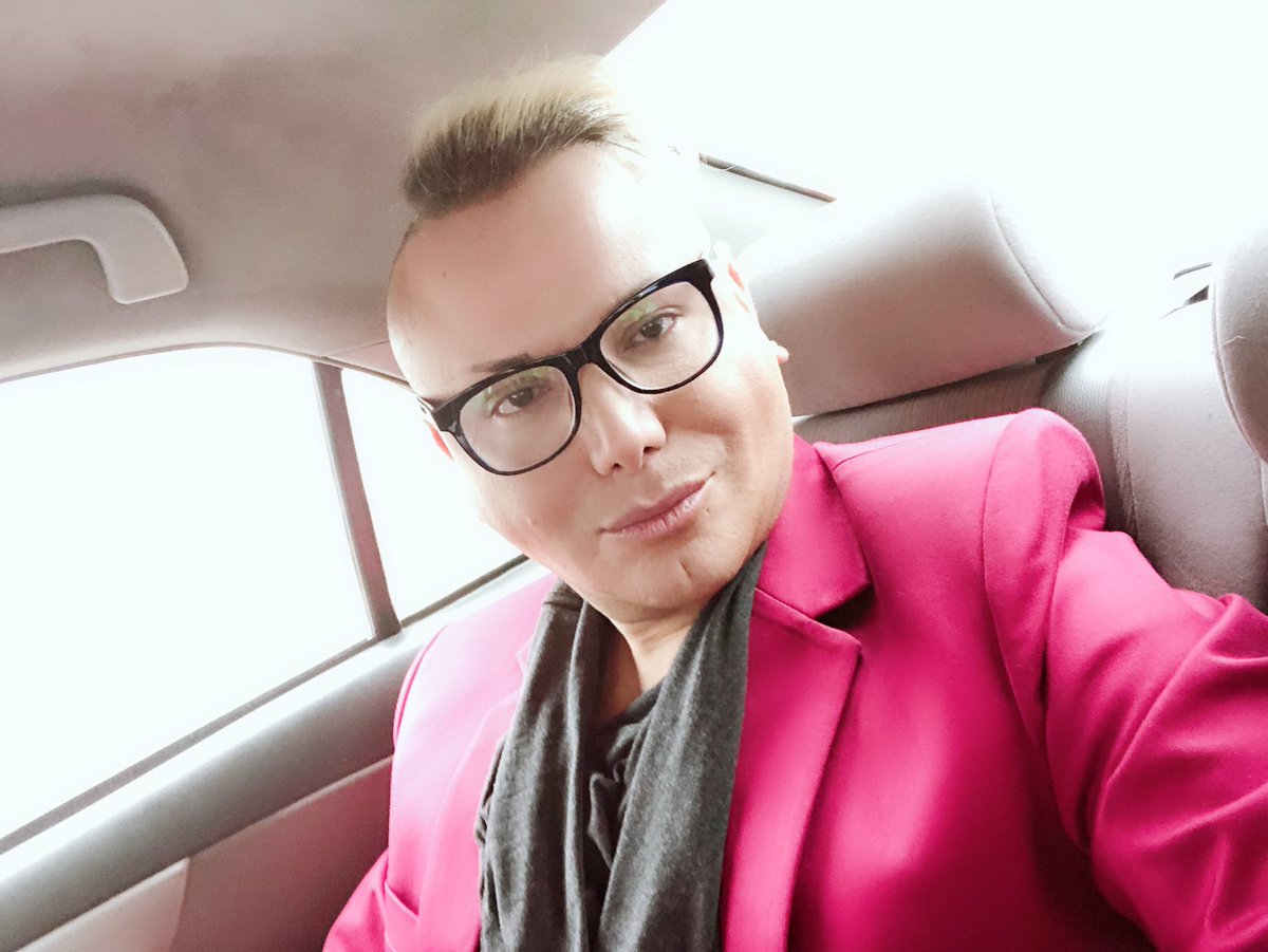 YoCarlosOficial's tweet photo. Rumbo a ⁦@atvpe⁩ ⁦@atv_noticias⁩ para desarrollar todo la #Polemica de ⁦@Combate_ATV⁩ y esta “Guerra” de #Productoras 📸 acompáñame... https://t.co/jGqhC7pGQQ