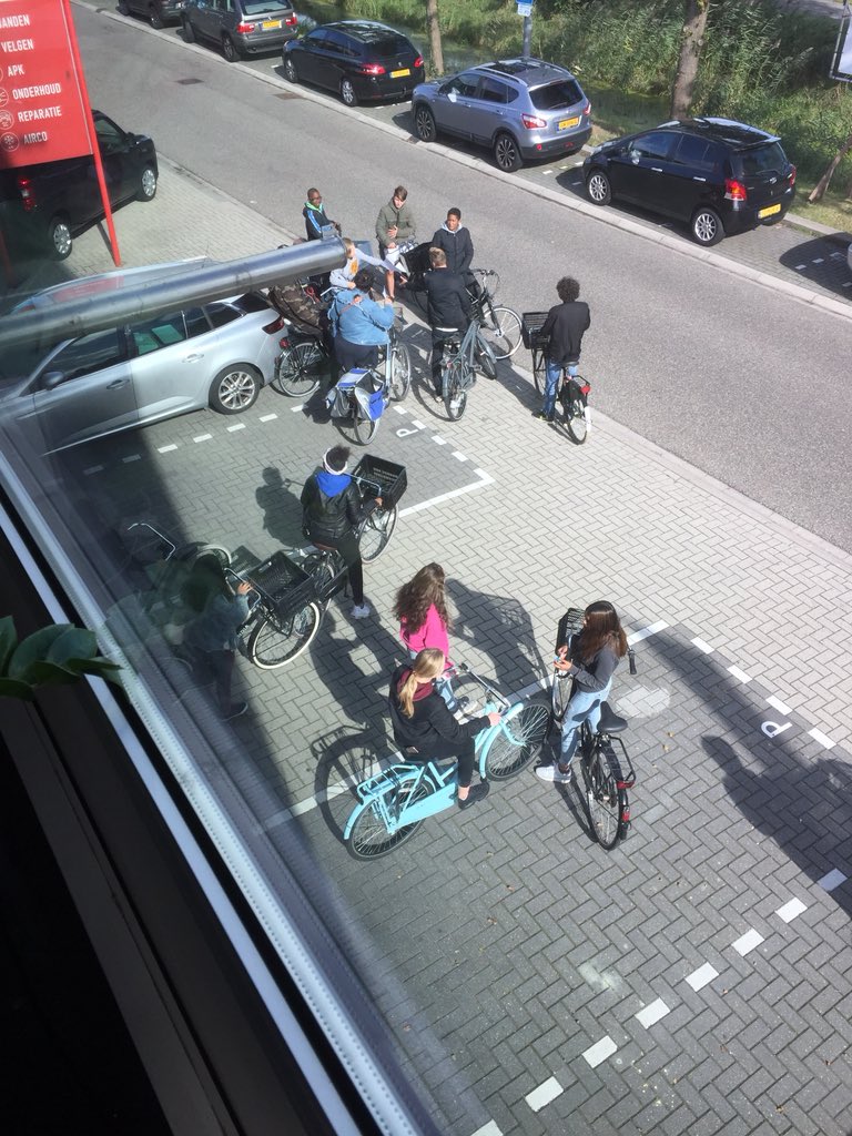 tLokaalBVNM's tweet photo. De eerste groep van #triasvmbo gaat aan de slag met de eerste opdracht van het nieuwe schooljaar op bedrijventerrein Molletjesveer - Noorderveld. Zie hier de opdracht!👇 https://t.co/RdfKx3tmYy