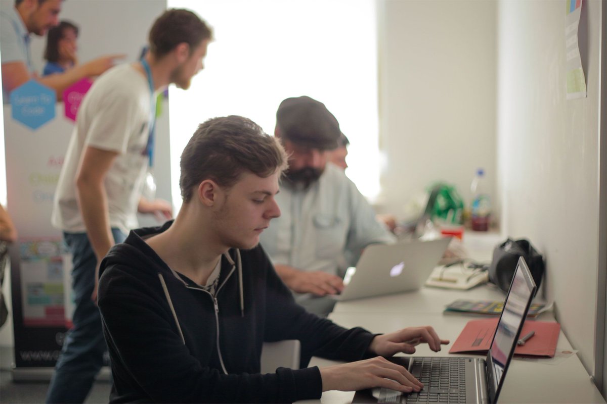 Are you interested in developing and gaining confidence in your #digital skills?

Our next adult evening class is on the 31st October. For more information follow the link! buff.ly/2unQRGC