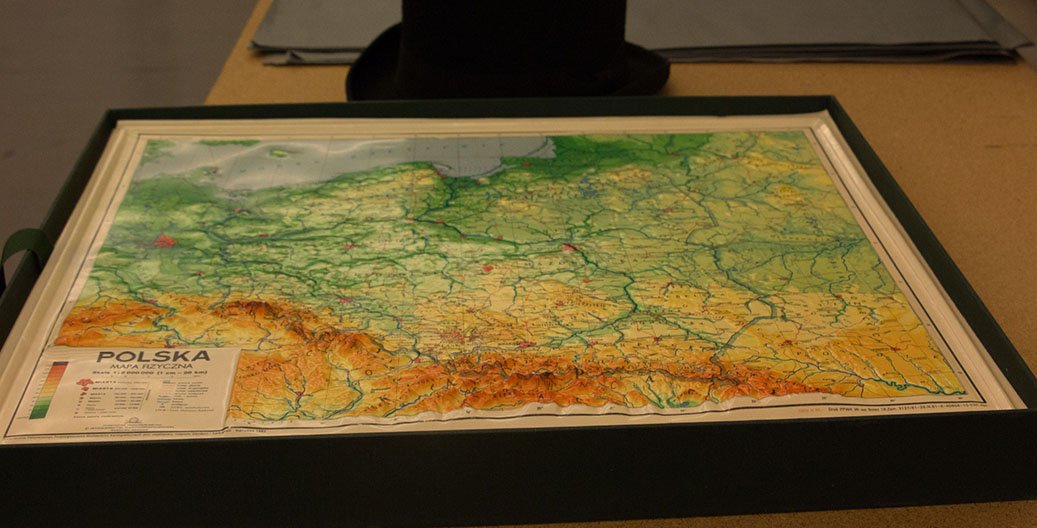 ElasticSystem's tweet image. #ThingsDiscoveredAtTheBritishLibrary  – a collection of relief #maps, different countries all modeled  with their hills and valleys. This is Poland.