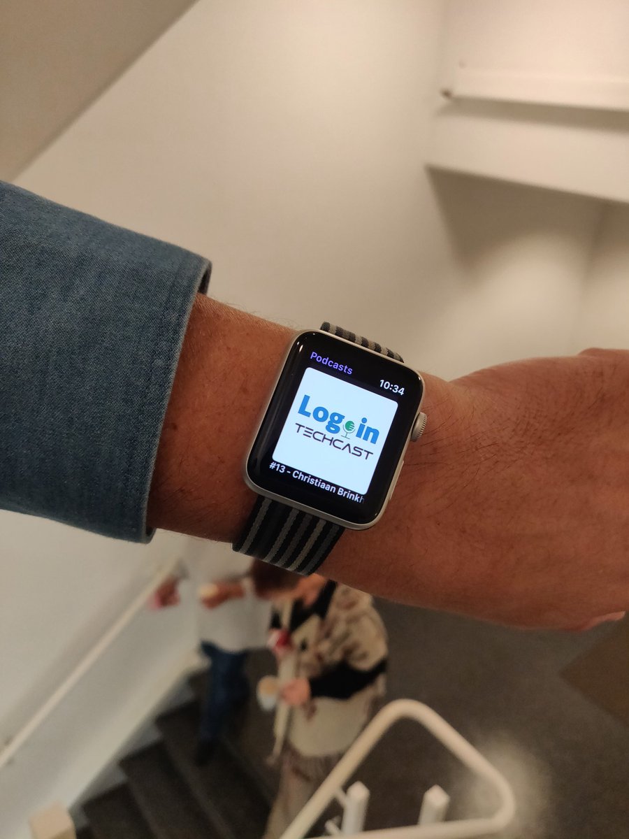 LoginTechCast's tweet photo. Luister jij de #LoginTechCast ook al op je #AppleWatch zoals @brummens? https://t.co/lbbOIkd6bN