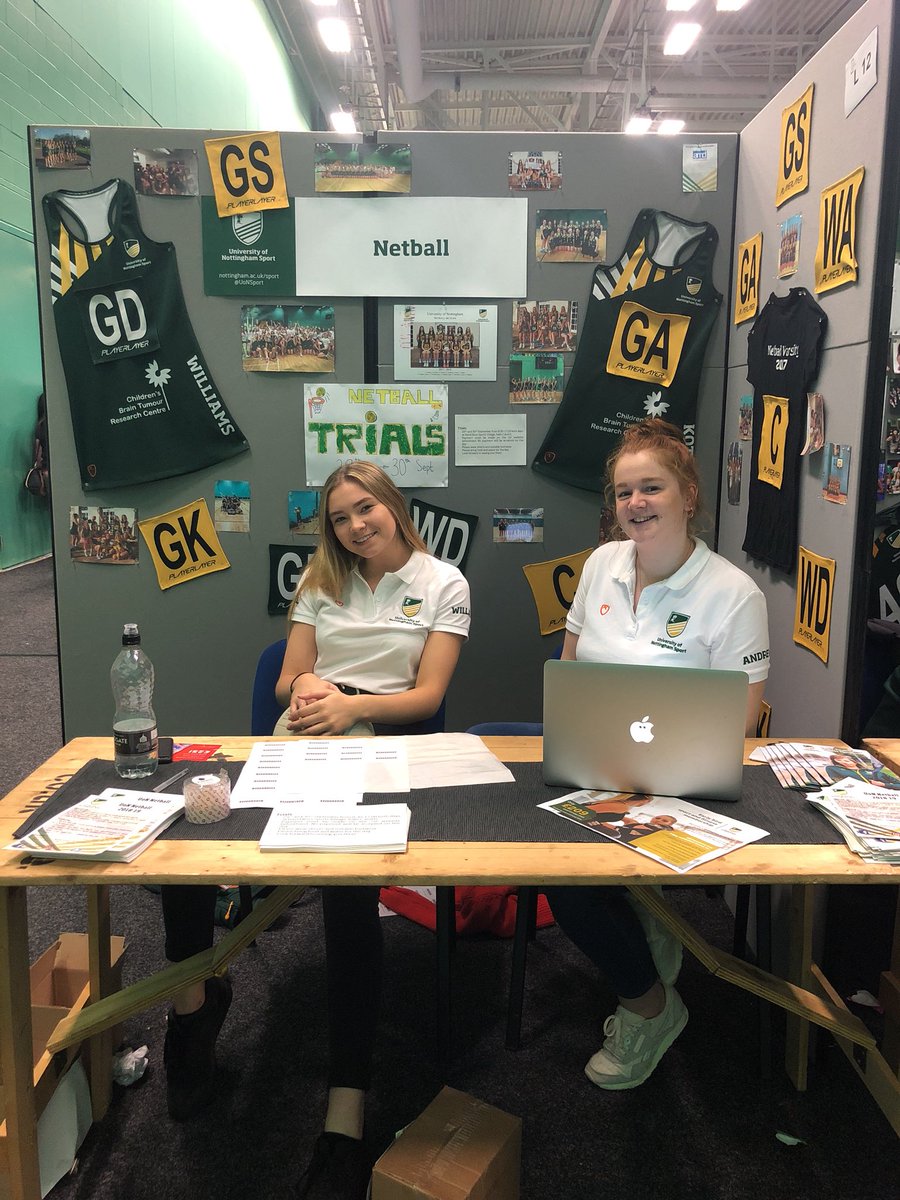 Nice to catch up with @uonnetballclub at the Welcome Fair this afternoon with all their PL kit on show! #UoNFreshers #GreenandGold #Findyouractive