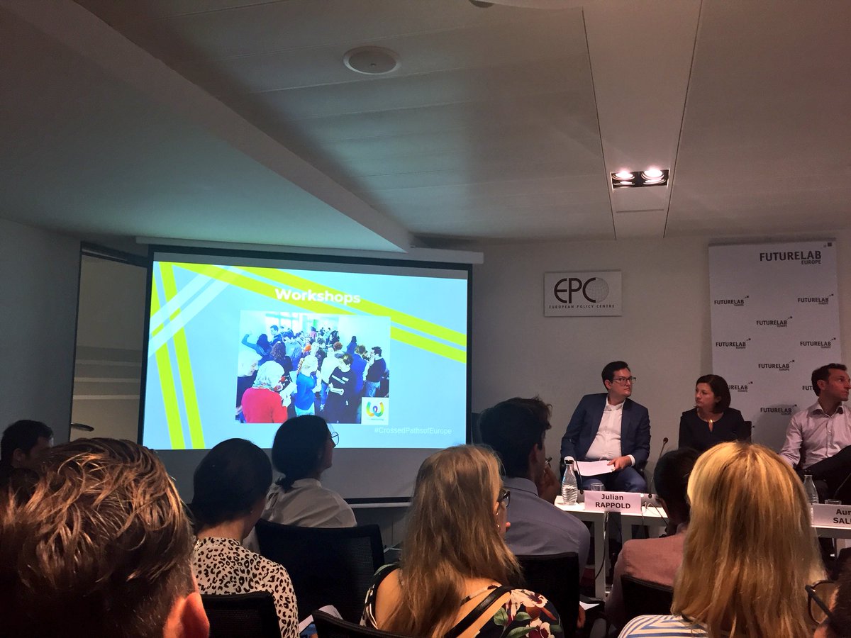 FutureLabEurope's tweet photo. Our member Emma Thomson presenting @crossedpathsEU project, which provided refugees and European citizens with cameras asking them to represent what Europe means to them 📸🇪🇺
#AutConf18 #FutureLabEurope https://t.co/2fOBqV5ML5