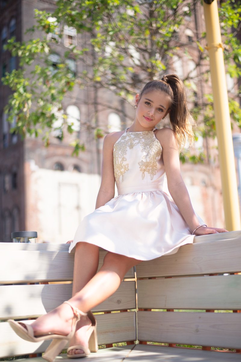 promgirlxo's tweet photo. #PGQueen Liv Jade sitting pretty in our HoCo Collection!
Shop yours today: https://t.co/GdMXenwXbD https://t.co/BgAlNluYU4