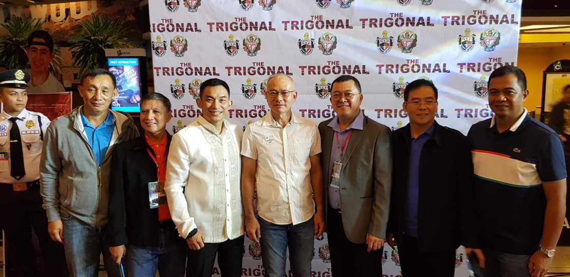 TheTrigonal's tweet photo. Our director @VinceSoberano with his mistah, our very special guest PNP Chief Oscar Albayalde at the #TheTrigonal Red Carpet Premiere! Special Thanks to @onesimusph! https://t.co/mAzxbNGvWV