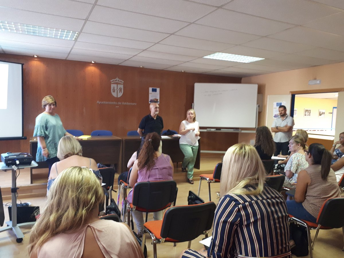 fernandogggccc's tweet photo. Punto de partida para el curso en colaboracion con la CAM para los comerciantes de Valdemoro https://t.co/6RkiLnICXY
