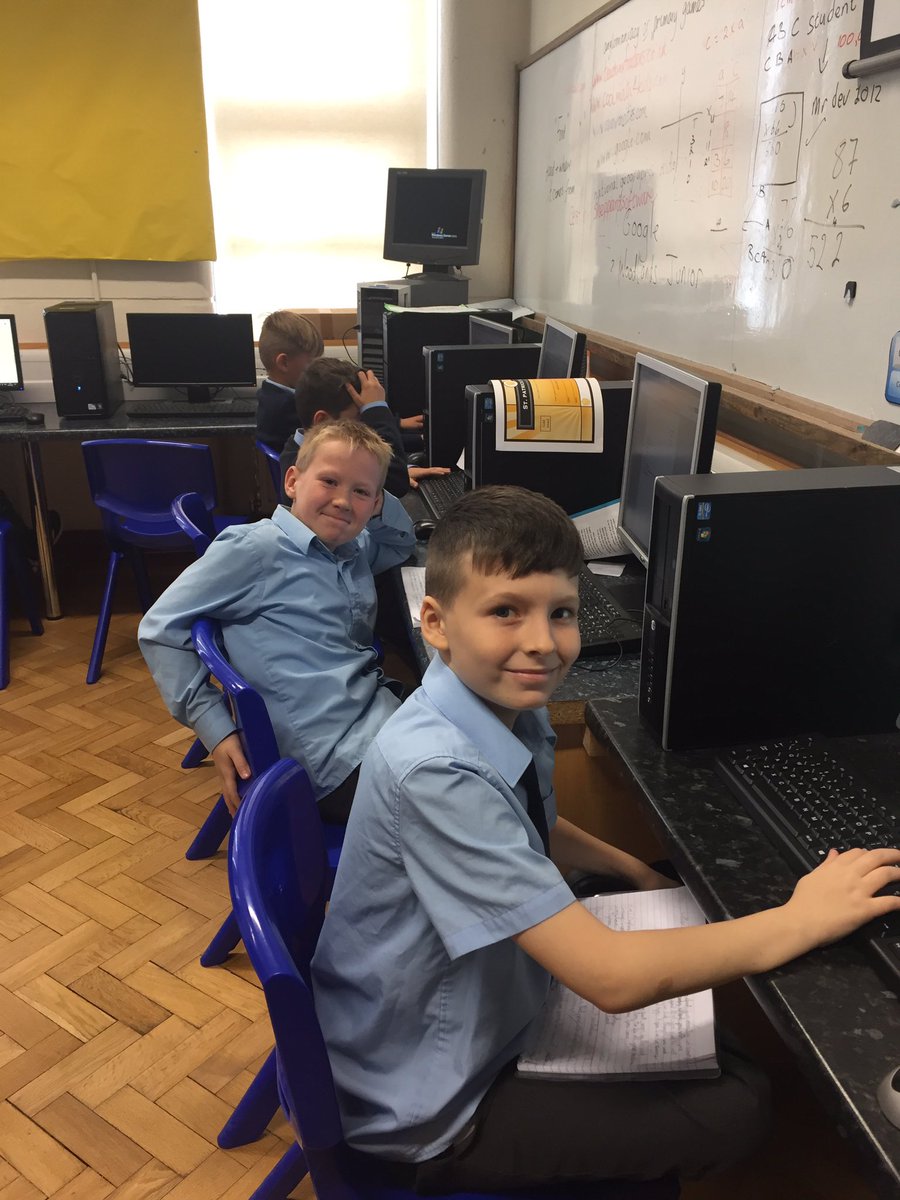 Castlebar_PS's tweet image. Rang 4 busy creating their final draft of letter writing exercises using #googlesuite @PDSTLiteracy @GoogleForEdu