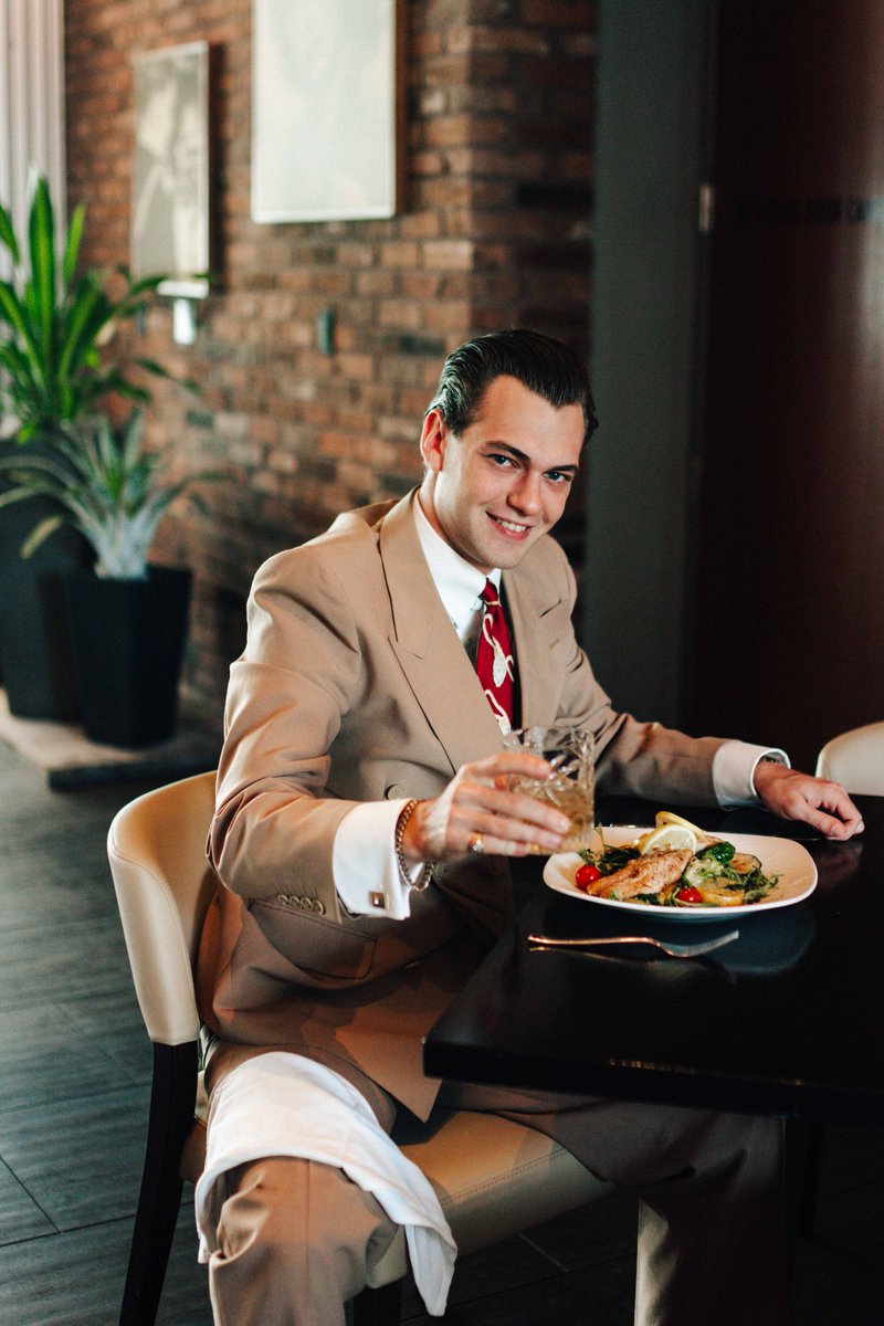 WW2eats's tweet photo. The Best of Sinatra, this Thursday at BB's Stage Door Canteen in the @WWIImuseum. For ONE NIGHT ONLY, experience the sounds of the American legend from 7:30-8:30pm. Kick off your evening with #HappyHour at The American Sector from 4-6pm! For more info: https://t.co/gTScjneIlB https://t.co/wjDle8rdAP