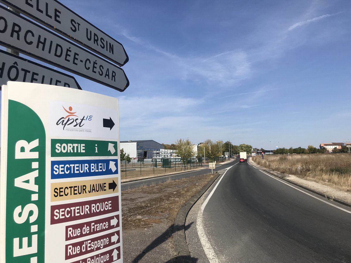 apst_18's tweet photo. [Nouveau centre]
À partir du jeudi 27 septembre, certains salariés passeront leur visite médicale dans notre nouveau centre de consultation à La Chapelle Saint-Ursin 📍
Pour nous trouver, il vous suffira de suivre les panneaux ➡️

#APST18 #Santé #Travail https://t.co/hvBGWzL0N8