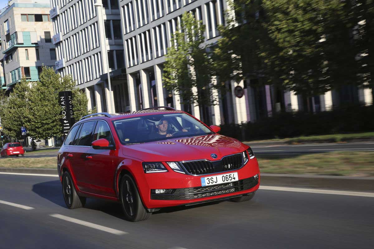 gaz_mobilite's tweet photo. Voiture #GNV : la #Skoda Octavia G-Tec gagne en puissance https://t.co/hy1G50n9px https://t.co/O1cGV2QJwW