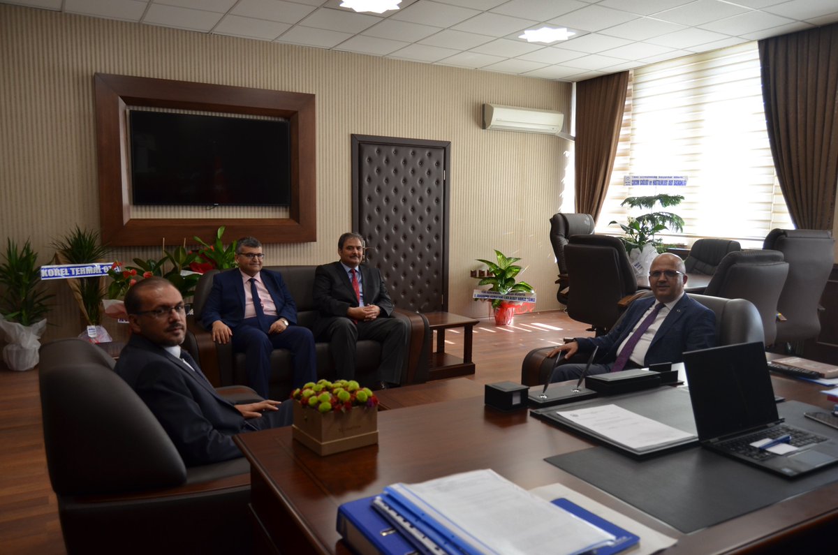 BAŞKAN ÇOBAN´DAN AFSÜ REKTÖRÜ OKUMUŞ´A ZİYARET

afyon.bel.tr/news/1/6650/ba…