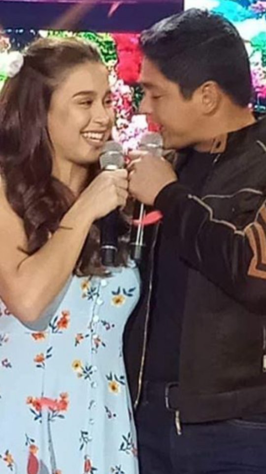 doza_marlene's tweet photo. Love u both @Yassizzle https://t.co/NHHbqOci9K
