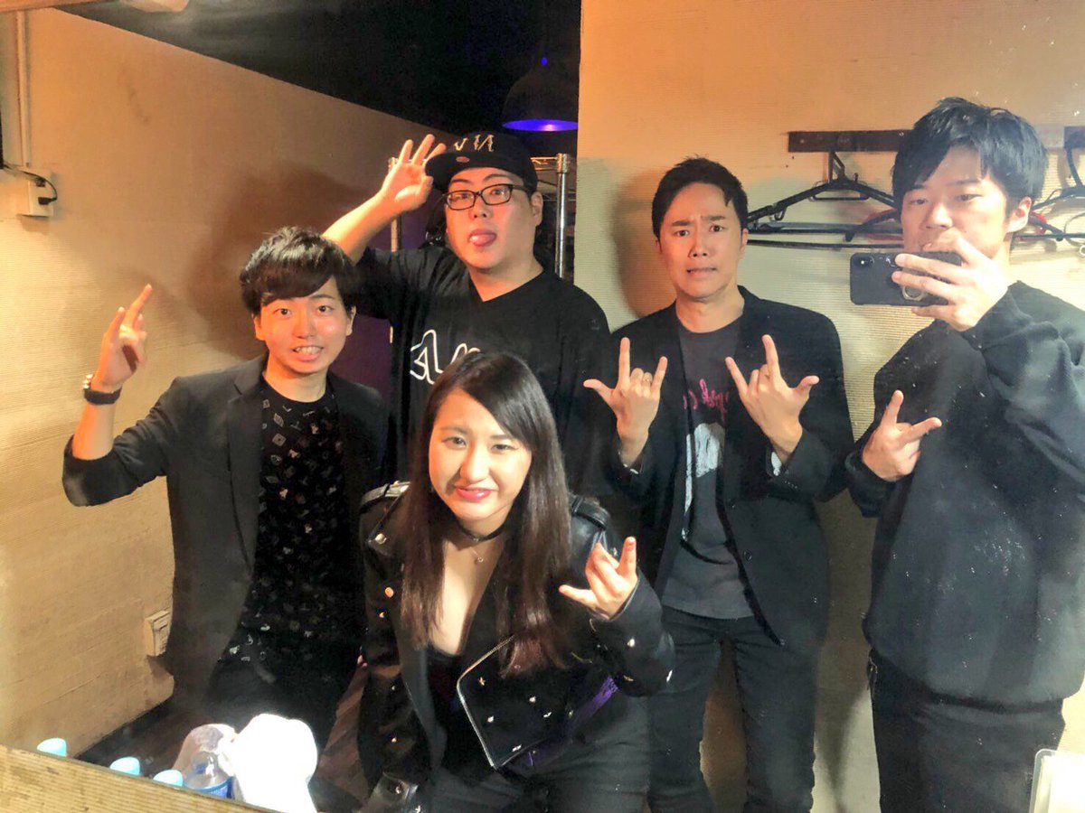 ryontaEx's tweet photo. VでなんとかZeppのチャンスゲットしました！！
投票いただいた皆さん本当にありがとうございました！！😝

2012年ARP優勝(Jぺい留学&amp;杉本加入)
2014年JAM出場(カムバックJぺい6人)
2018年Zepp出場(Jぺい背徳のため5人)

色々あったけどしぶとくステップアップ！笑
今後もVをよろしくお願いします！！🔥 https://t.co/gsFm5oJdYW