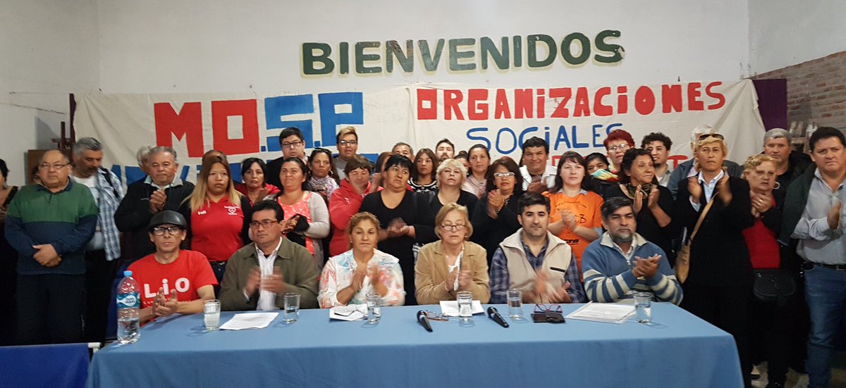 partidopares's tweet photo. En #Rosario acompañamos a nuestro compañero y dirigente de #LIO Martín Frutos en la presentación del Movimiento de Organizaciones Sociales Progresistas #MOSP #BastaDeHambre #BastaDeRecortes https://t.co/UHMu9PN0Gq
