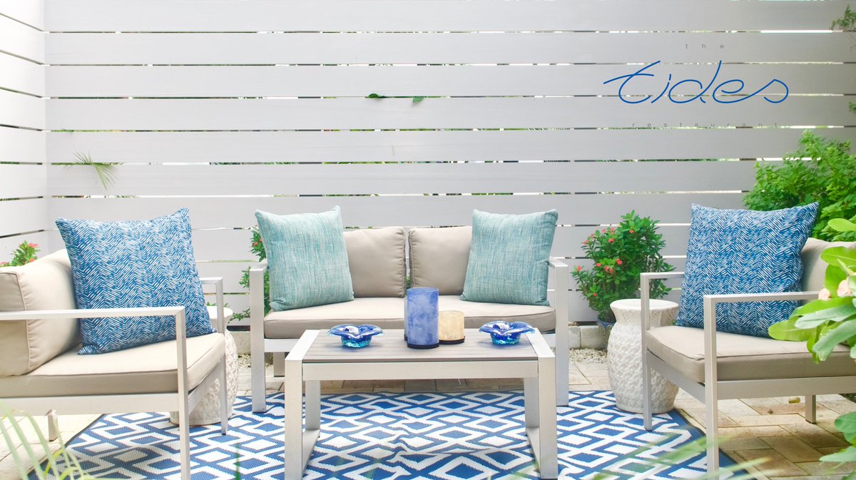 The perfect spot for some pre-dinner cocktails. #thetidesbarbados #barbados