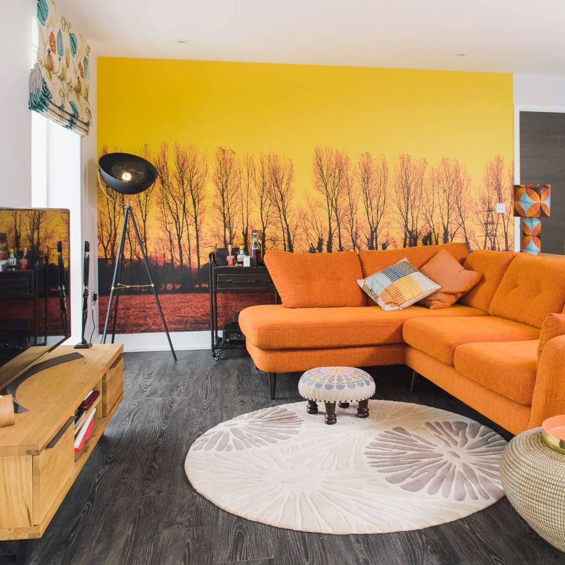 My pond life round rug has been used in this bright, bold new build apartment project recently completed by <a href="/YasminChopin/">Yasmin Chopin</a> The colours definitely make a strong statement! See more here: ow.ly/9efY30lW8iV