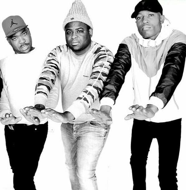 15:00 - 18:00 | Re nale <a href="/TeamSkorokoro/">RealTeamSkorokoro</a> ga jaana. #PushaSkorokoro #MotswedingFMGM <a href="/luckytlale/">LTK The MultiAwardWinner</a>