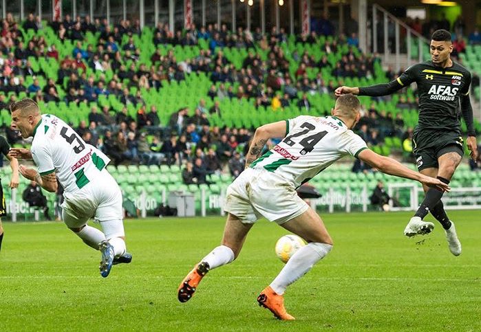 Amazing result coming back from a goal down and ⁦<a href="/Marcobizot_/">Marco Bizot</a>⁩ with a penalty save.  A wee bit disappointed with the goal taken away for a Millimeter offside but we ⁦<a href="/AZAlkmaar/">AZ</a>⁩  are back with a strong win and 3 points!!⚽️⚽️⚽️💪🏽