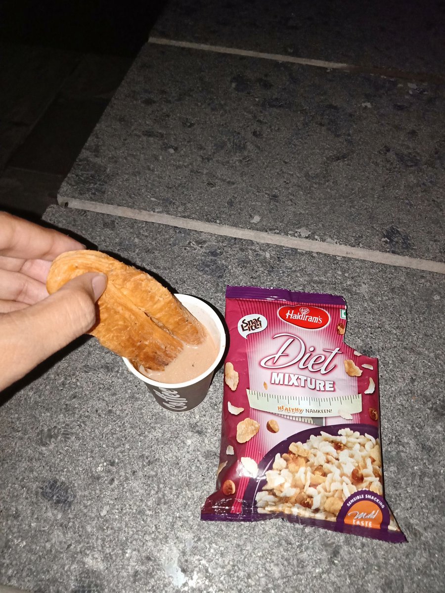 AshokGoyal007's tweet photo. #HelloFriendsChaiPilo #Alone #DubaiPark #Tea 😊👍👌💐 https://t.co/Ulhj4UscJj