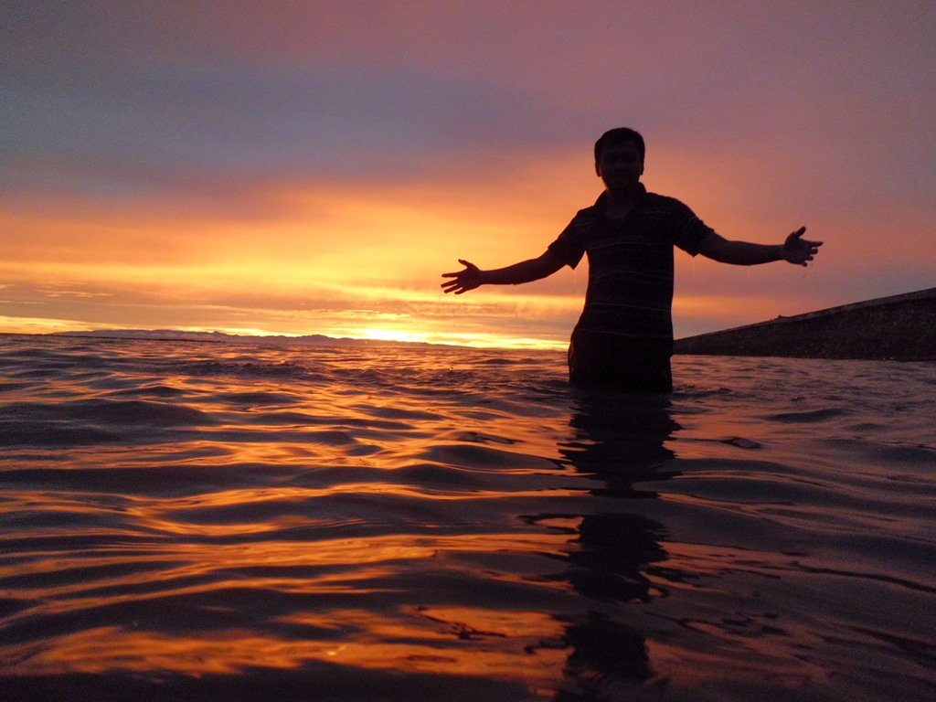 imvino18's tweet photo. #CCVContest #Silhouette_pic https://t.co/u30dyosoVY