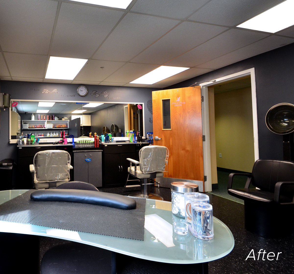 OhioGoodforLife's tweet photo. Check out this transformation of Laura’s Home hair salon, a safe place for abused or homeless women to feel confident and beautiful. A volunteer crew organized by The Women’s Committee of Ohio business @arconic made this eight-month project possible.
https://t.co/hVDO7QGaoA https://t.co/KIIN0rprqj