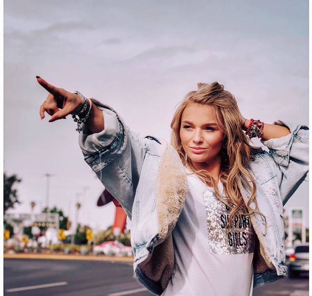 Bella DY 🪂✨️ tweet media