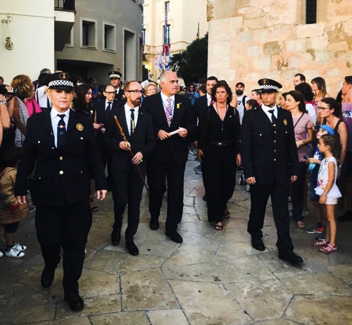 policiaSitges's tweet photo. Durant tota la @fmsitges de Sant Bartomeu i Santa Tecla la @policiaSitges ha estat present en tots els actes, cobrint serveis de: protocol, seguretat, mobilitat, trànsit, ..., a més a més dels serveis ordinaris.
#FMSitges18 #Sitges https://t.co/t9nh0l8i1V