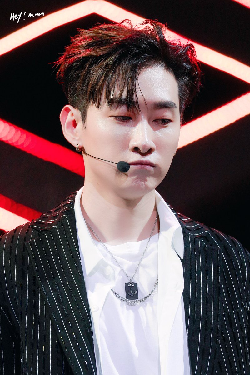 HeyMan_DnE's tweet photo. 【Hey！Man】20180924 4p
#SUPERJUNIOR  #이혁재 #은혁 #LeeHyukjae #Eunhyuk
🌕@AllRiseSilver https://t.co/KIarnS7s8B