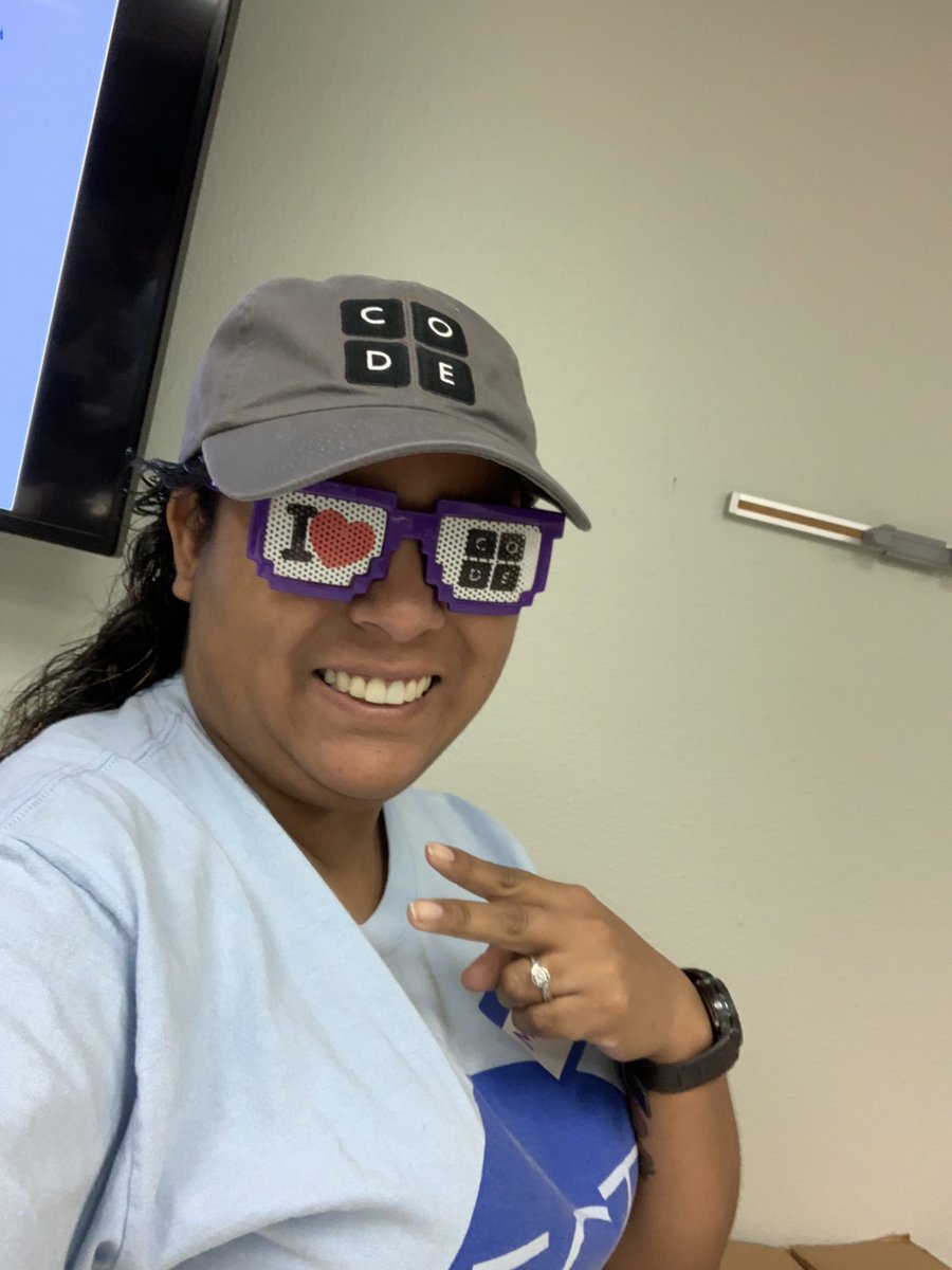 MichelleDiaz00's tweet image. #selfie @NISDTechApps @NISDOHT @TeachCode #NISDect #ilovecode