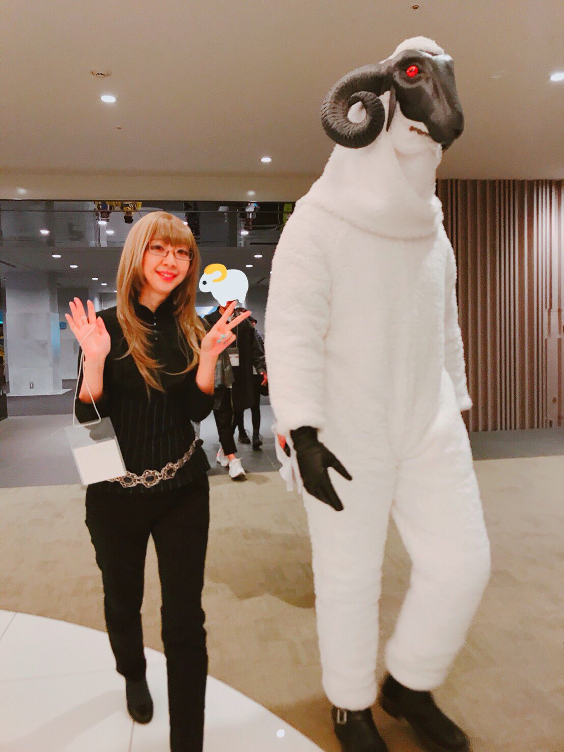 イソッチ 磯村知美 声優 على تويتر ステージに向かう途中の我々 とってもシュール Kキャサリンの衣装は自分で作ったのよ キャサリン イソッチ 磯村知美 声優 على تويتر ステージに向かう途中の我々 とってもシュール Kキャサリンの衣装は自分で作ったのよ キャサリン