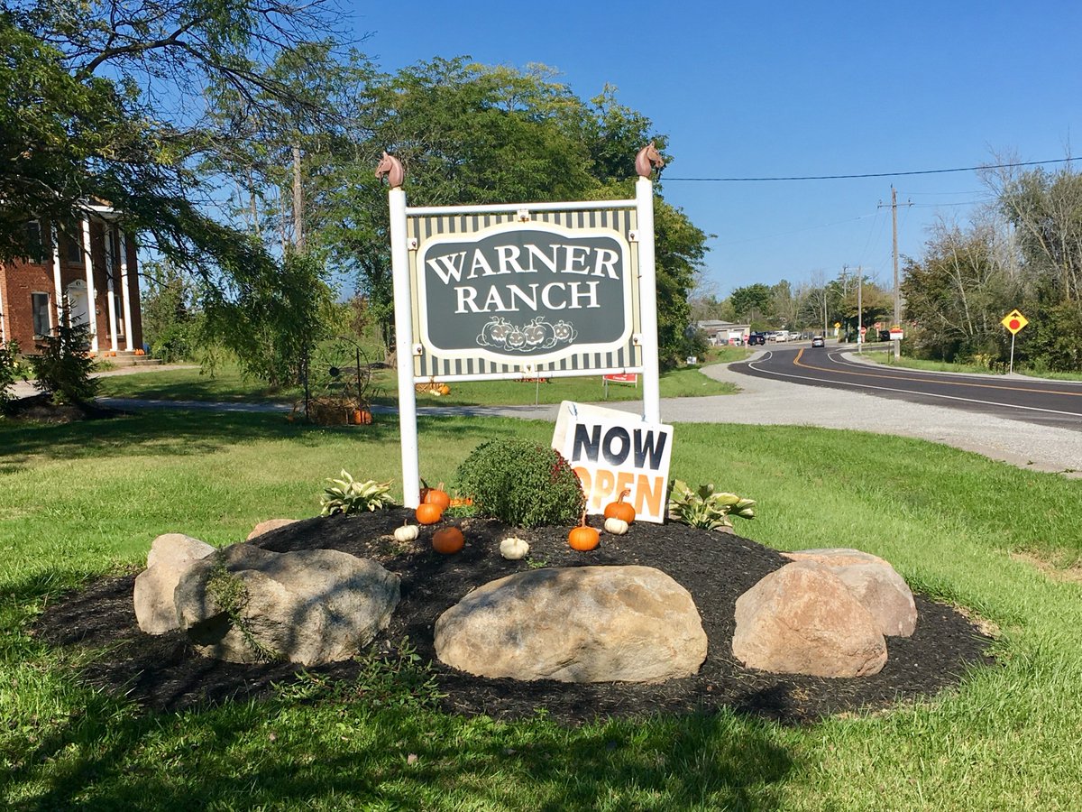 Looking for some Fall family fun? Check out Warner Ranch &amp; Pumpkin Farm! #DiscoverON warnerranchandpumpkinfarm.com