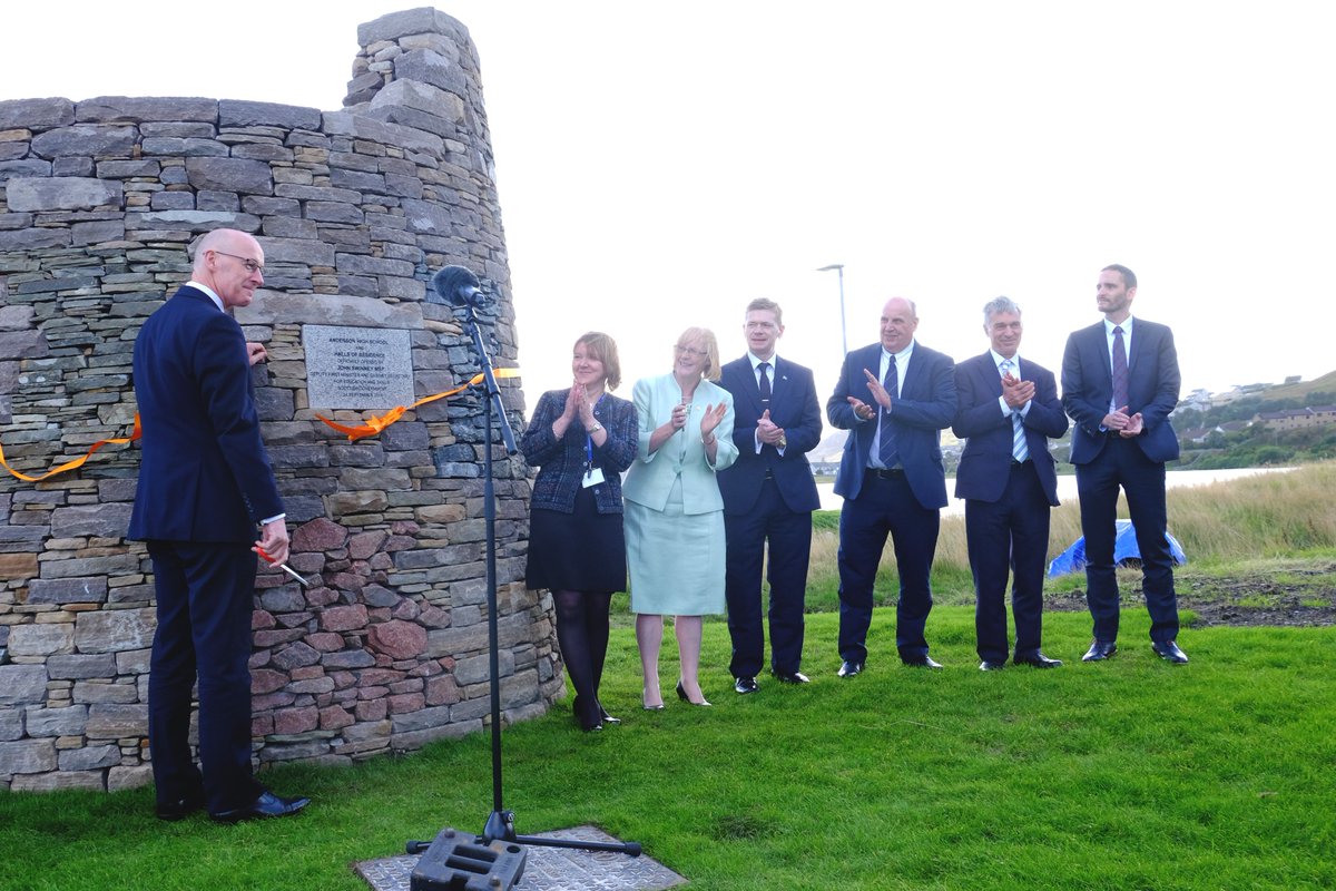 ShetIslandsCll's tweet photo. Today @JohnSwinney unveiled a plaque on a commemorative cairn to formally open the Anderson High School & Halls of Residence, two first class buildings that will benefit generations of young people for years to come. #Lerwick #Shetland #NewAndHS https://t.co/QRQdAmiap2 https://t.co/n1mluiSt0Y