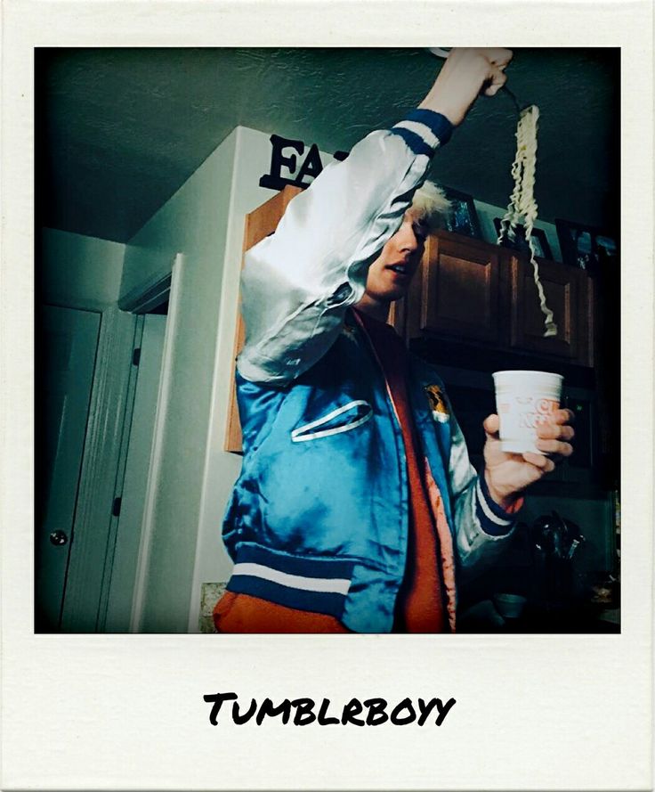 jonas_rpg's tweet image. ∆Manoa Smithfield 
&quot; Qui ne peut pas succomber au charme de ce petit blondinet. Et Pourtant il est très solitaire dans sa vie &quot; c&apos;est pour ça, qu&apos;il profite de la vie à fond. Peut-être qu&apos;il trouvera son amour. Dans le meilleur camp de vacances de l&apos;été. &quot;
 Osez approchez manoa