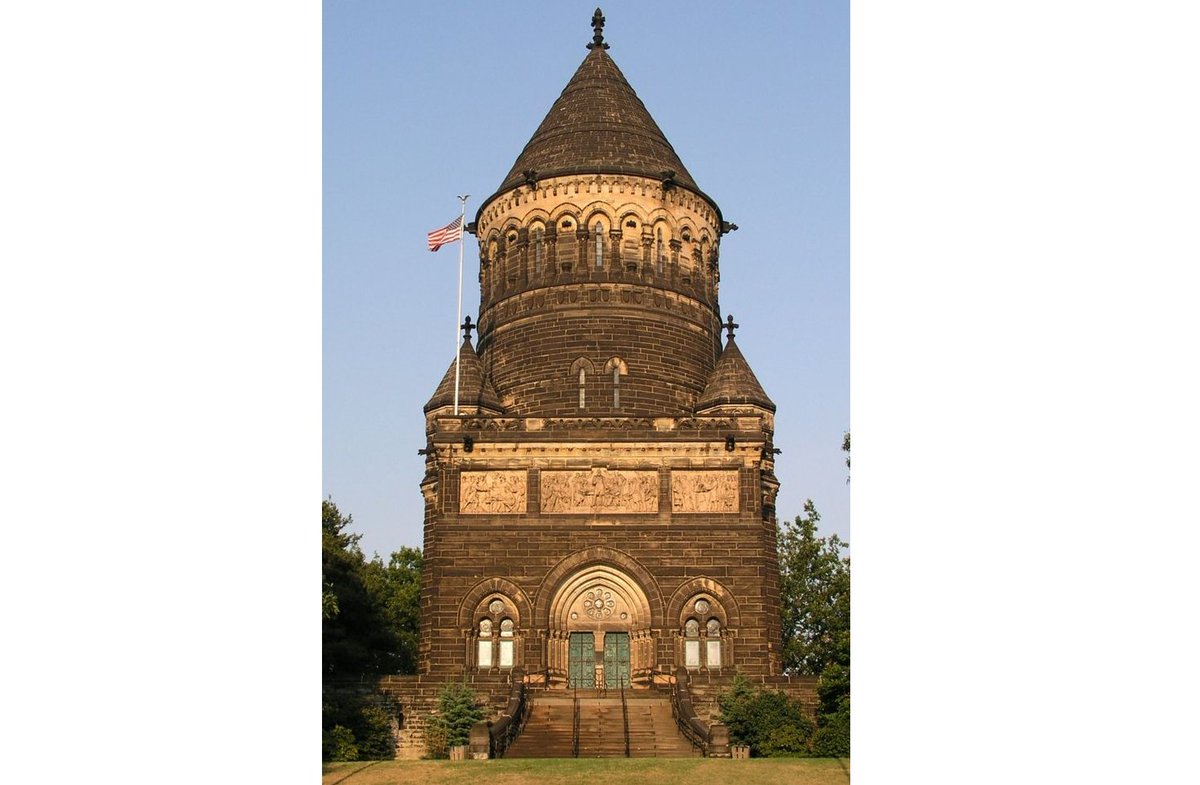 On 24 Sept 1881, all Chicago saloons will be closed 2morrow 10 am to 5 pm during Pres. James Garfield's funeral. He was 2nd assassinated president, between Lincoln &amp; McKinley. His tomb in Cleveland makes one wonder how future presidents will be remembered &amp; buried