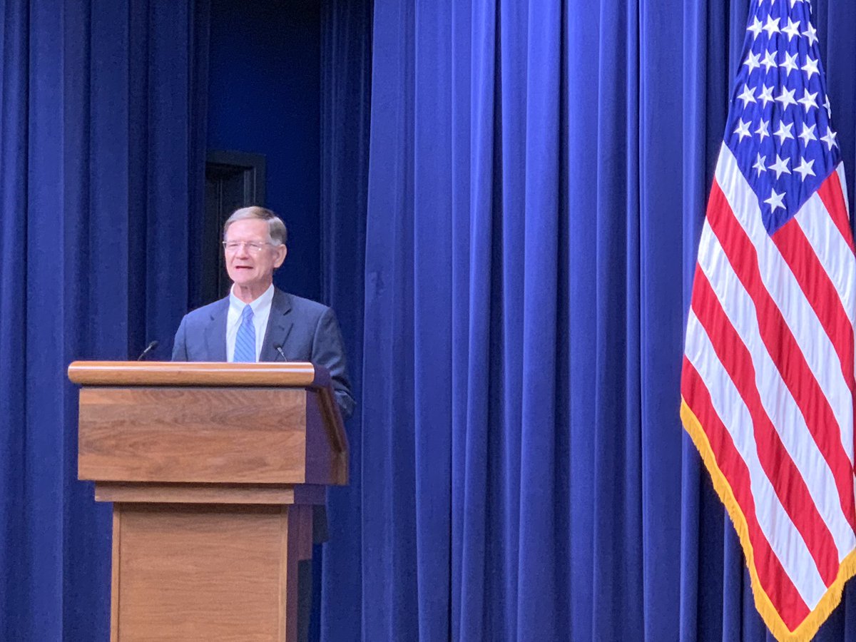 DrGregQuarles's tweet photo. Closing remarks brought to the #WHQISSummit delegates today by @LamarSmithTX21. The @HouseScience passed bipartisan legislation to increase US competitiveness, #innovation, commercialization & #QuantumComputing capability with a National #Quantum Strategy. @NatlPhotonics @WHOSTP https://t.co/osg9cOgvjC