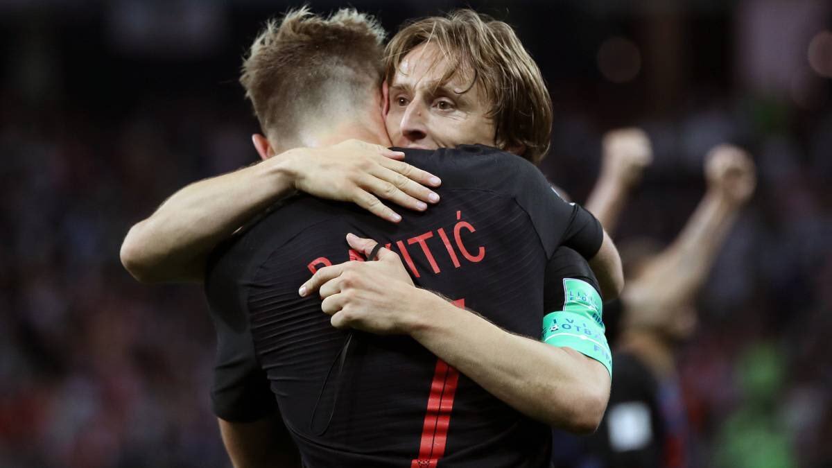 ivanrakitic's tweet photo. Cestitam majstore @lukamodric10!👏 sve si zasluzio i cijela hrvatska se ponosi tobom! Hvala ti na svemu kapetane, uvijek uz tebe💪
¡Enhorabuena @lukamodric10! Otro premio más que merecido 👏🔝 #TheBest
Congratulations! Another well deserved award 👏💪 #FIFAFootballAwards https://t.co/e09gbKHaud