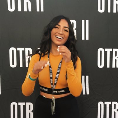 daydelgadillo's tweet photo. #OTRIIVIP #HAPPYASCANBEE ✨🐝💛 Beyoncé concerts are my park. Where I am the happiest. @WeAreIvyPark #NewProfilePic https://t.co/4gtHRMcCUA