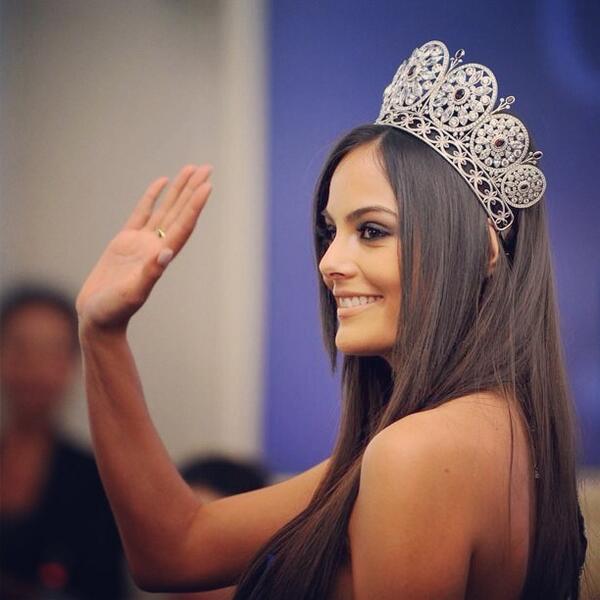I love this pic <a href="/ximenaNR/">Ximena Navarrete</a> princess of the world👑💃🌏