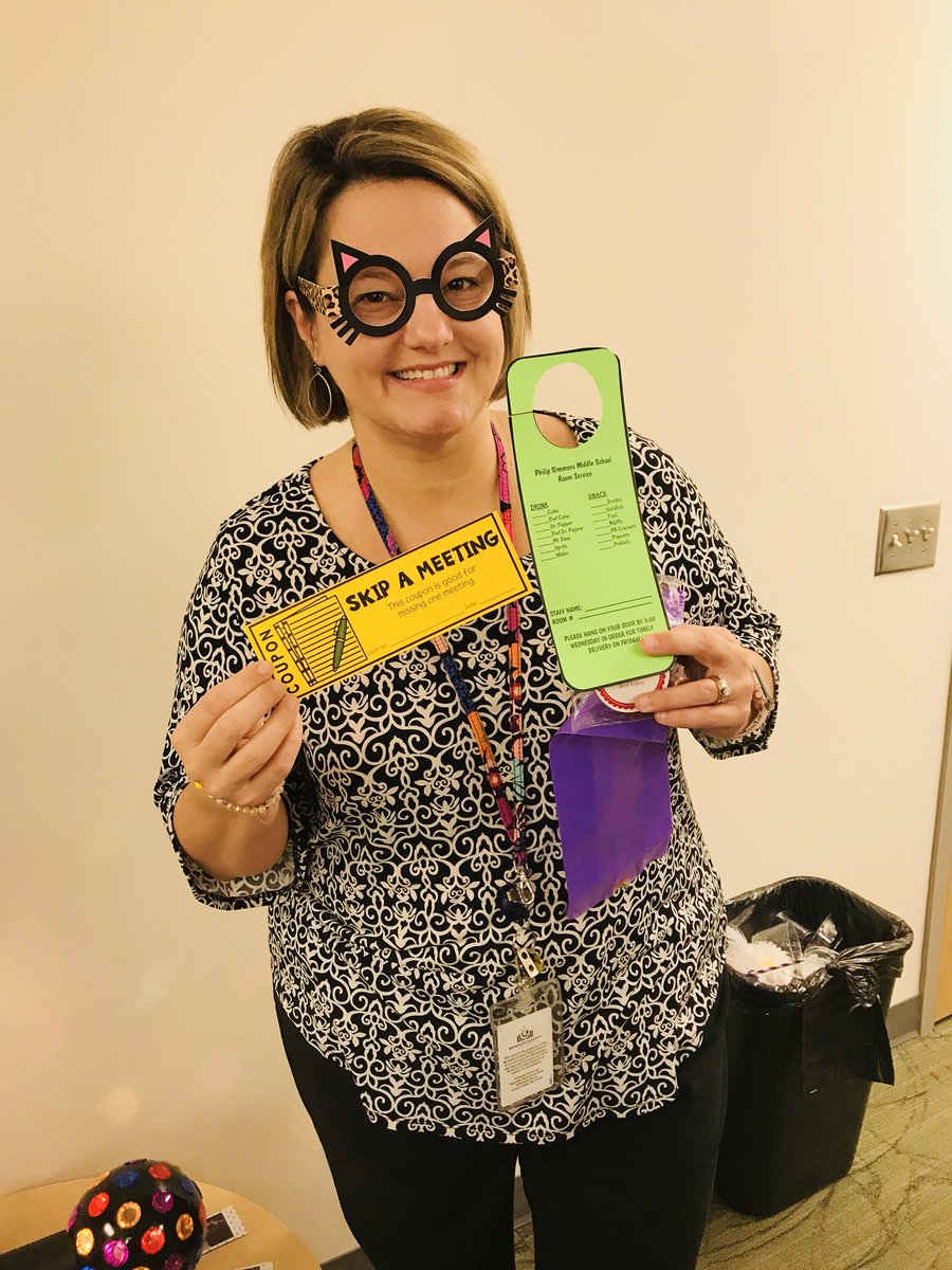 psm_ironhorses's tweet photo. This is how we do Monday . . . Staff members were surprised with an early morning HAPPY NEW WEEK celebration. Staff members enjoy uninterrupted fellowship with one another and got fueled up for a great week ahead. #psmpride #relationshipsmatter
#HappyNewWeek @bcsdschools https://t.co/RIck0ibjqZ