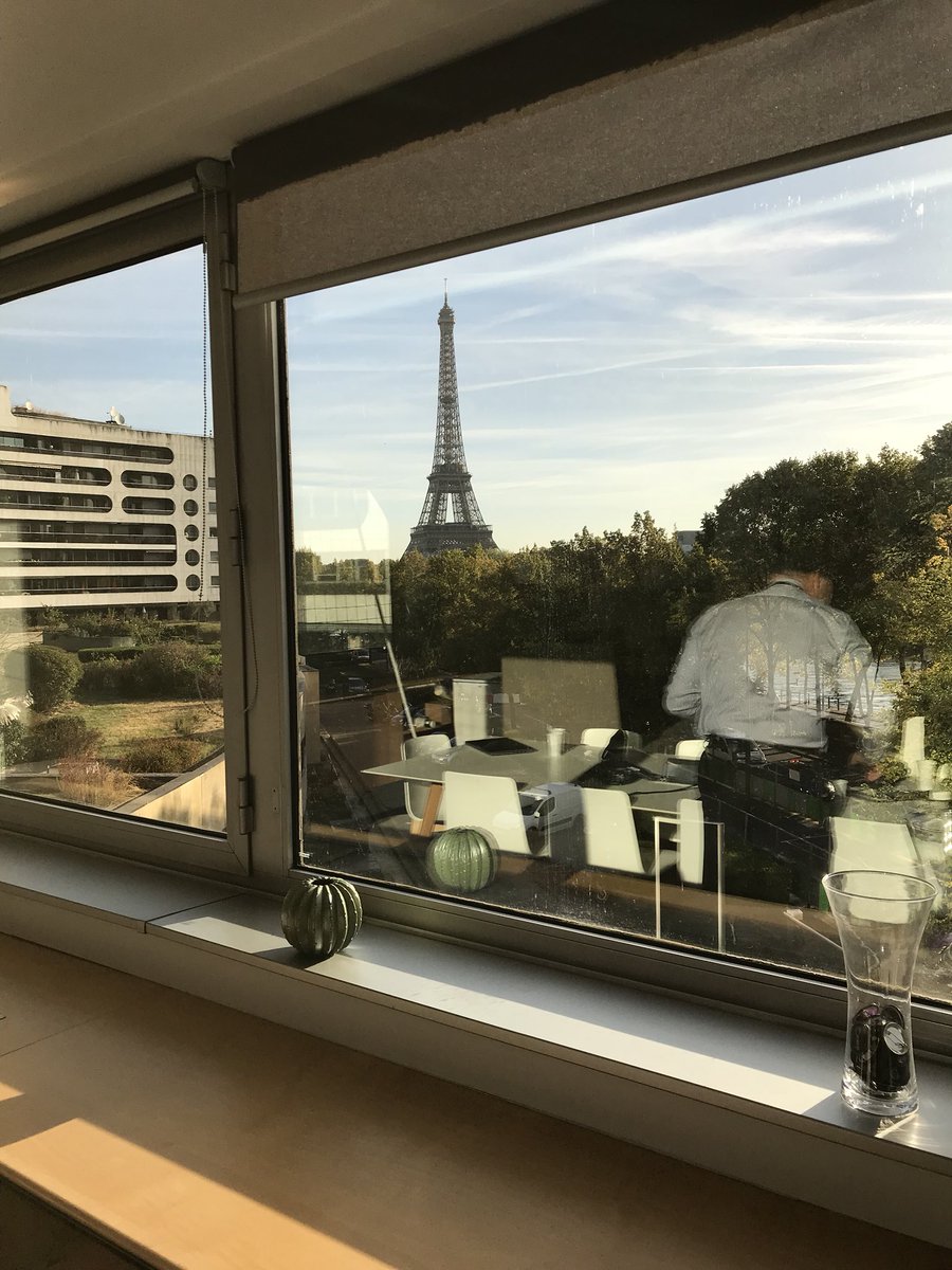 SII_UK's tweet photo. Sam & Dominik crossed the pond to say hello to the team in Paris 🇫🇷, we will miss the view from the meeting room. Au revoir & thank you for the hospitality @GroupeSII #Views #Greatplacetowork2018 #TeamWorkMakesTheDreamWork https://t.co/LqHjKs3niW